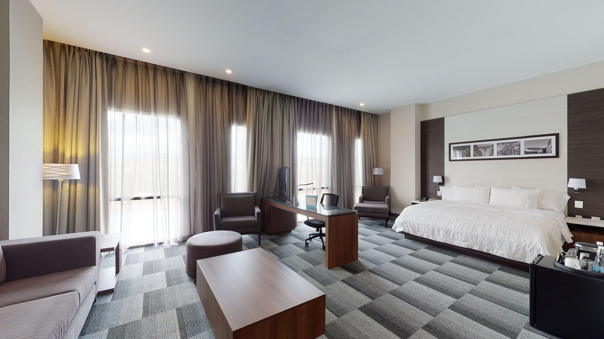 Hampton Inn And Suites San Luis Potosi Slp Exterior foto