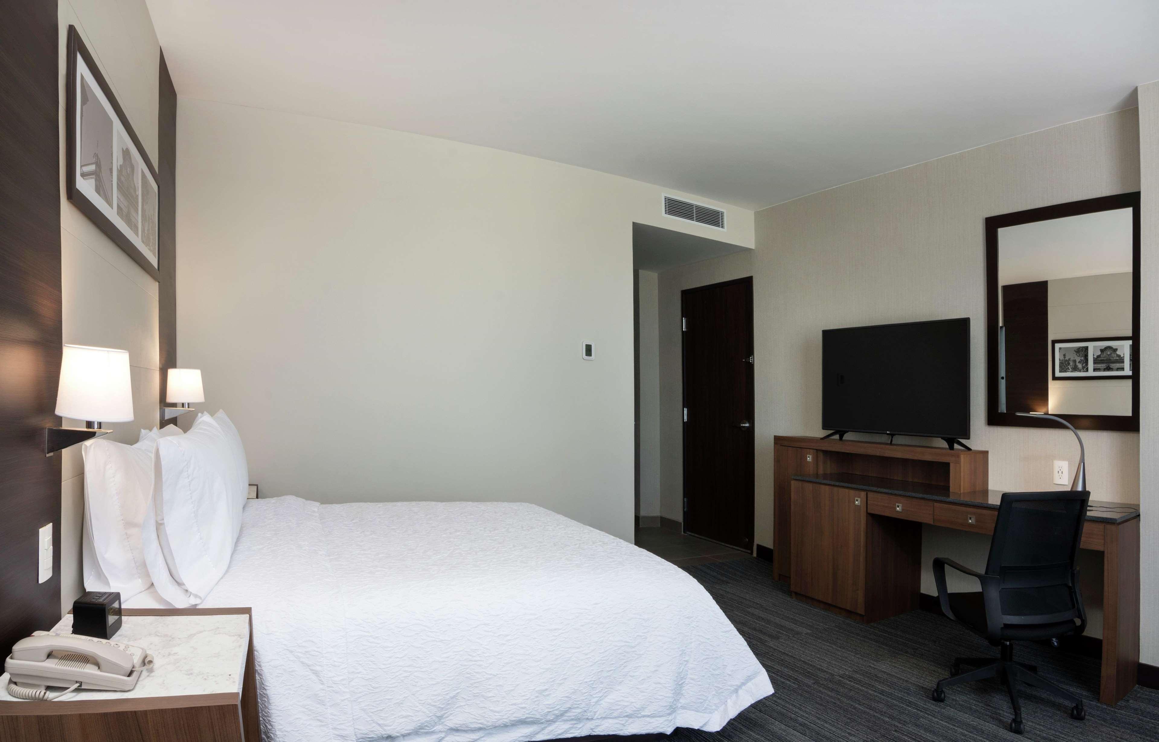 Hampton Inn And Suites San Luis Potosi Slp Exterior foto